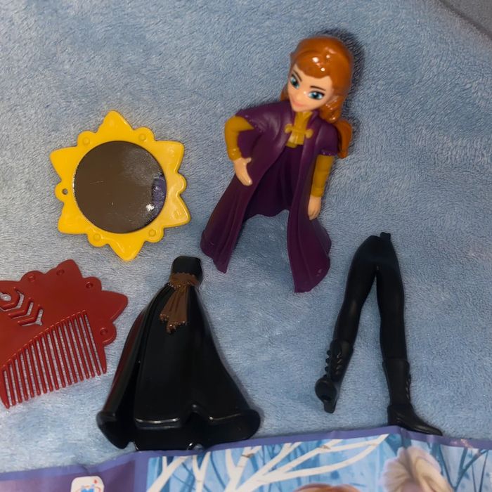 Anna de la reine des neiges 2 maxi Kinder surprise - photo numéro 2