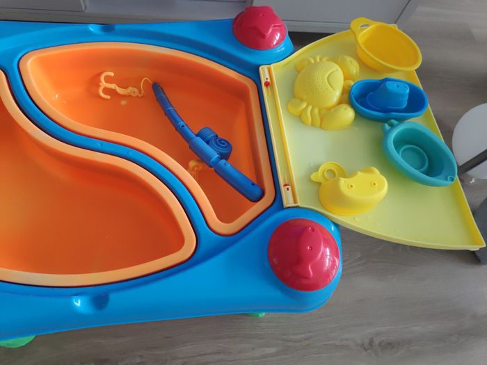 Table d'activités enfants - photo numéro 2