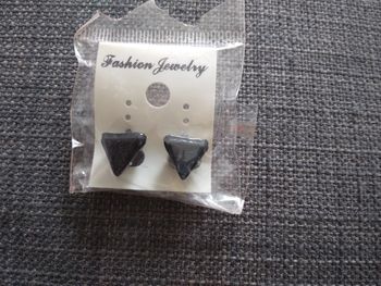 Boucle d'oreilles "triangle" neuf