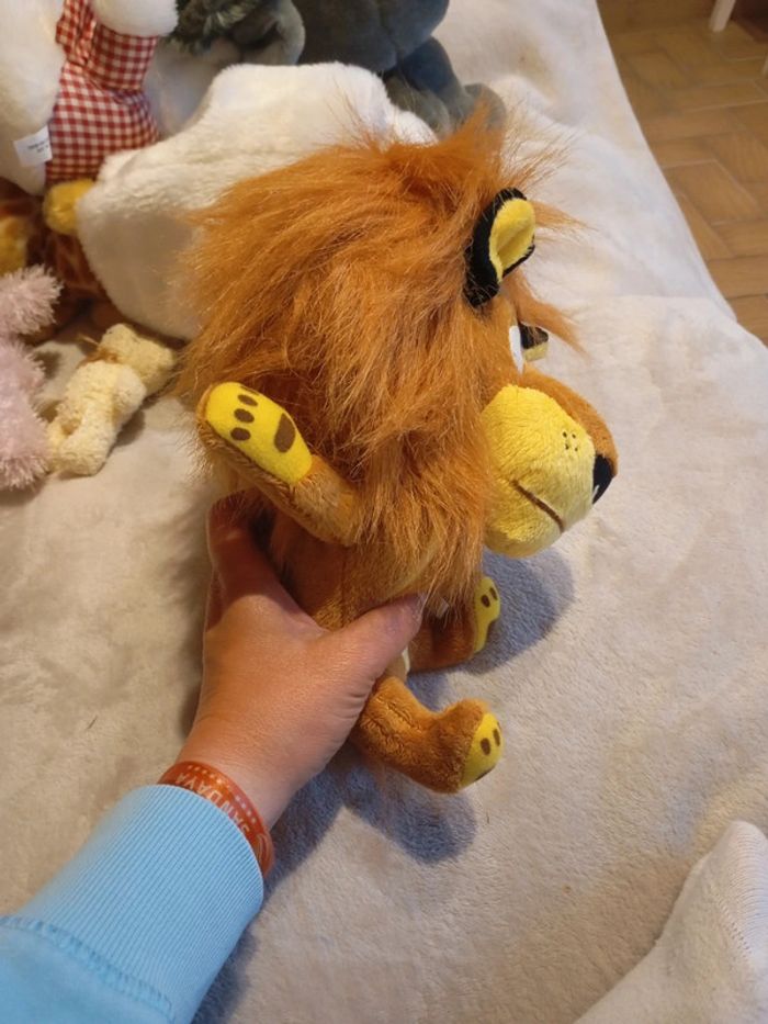 Peluche lion Madagascar - photo numéro 2
