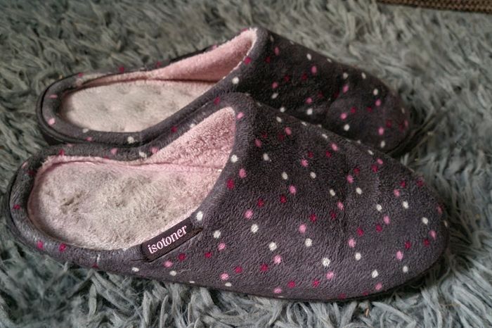 Chaussons gris à pois 37 - photo numéro 4