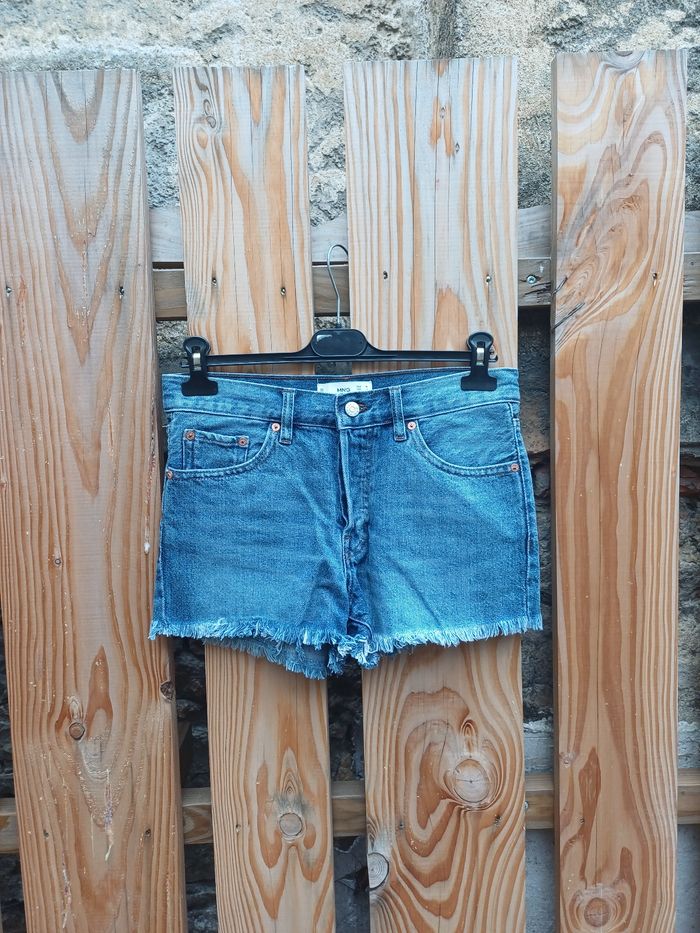 Joli short en jean à franges délavé Mango taille 36 - photo numéro 2