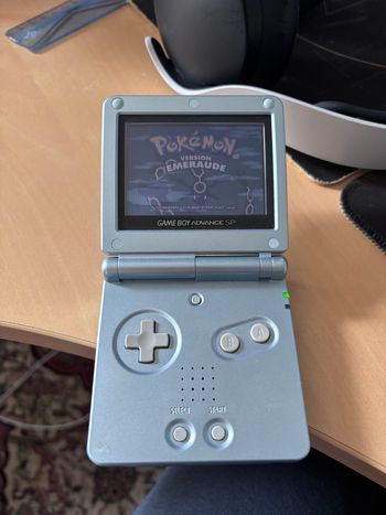 Veritable jeux Pokémon version émeraude 