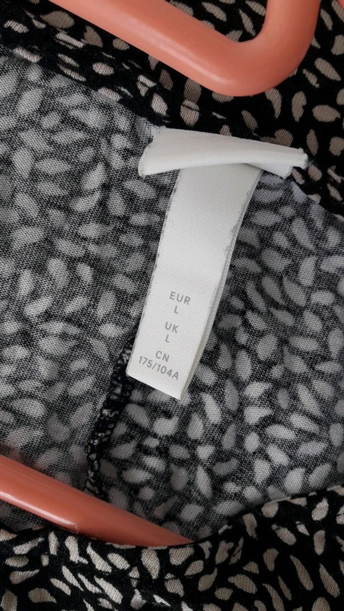 Robe noir et or neuve - photo numéro 3