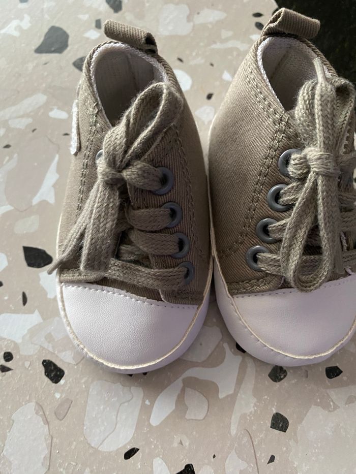 Baskets en toile style converse 0/3mois - photo numéro 2