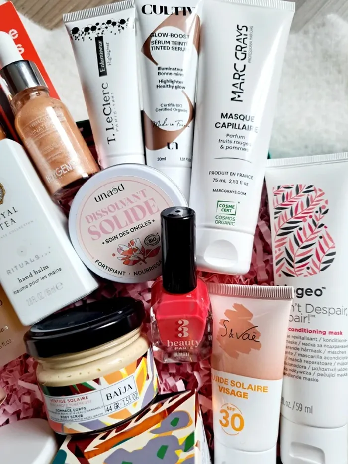 box maquillage et soins neufs. lot de produits dans un coffret 🎁 - photo numéro 3