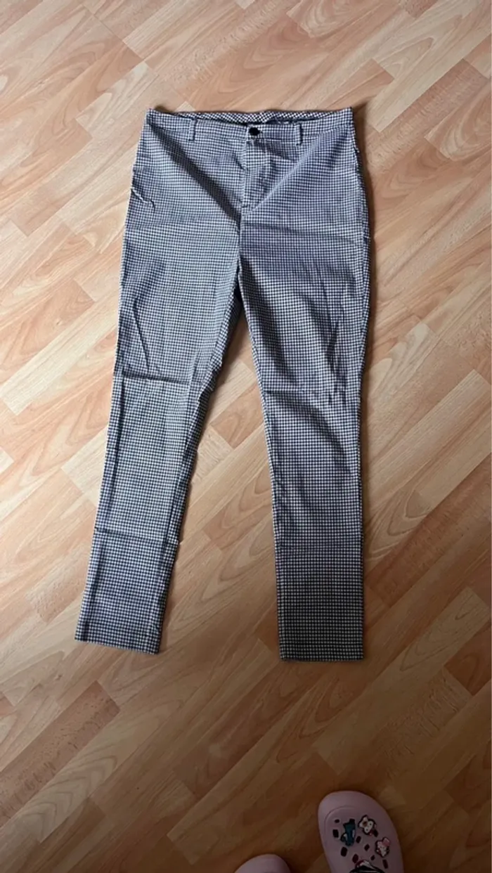 Pantalon noir et blanc - photo numéro 4