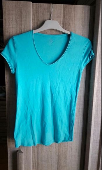 Tee-shirt col V femme taille 40