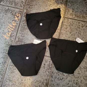 Lot de 3 culottes menstruelles taille XS neuves  bien entendu