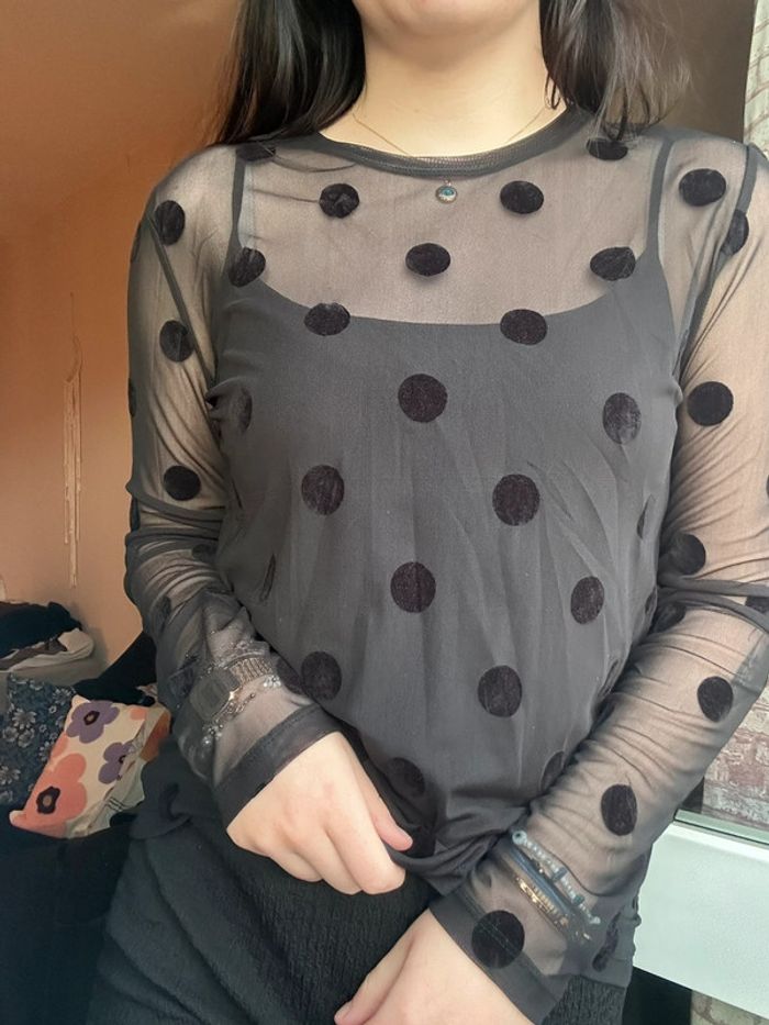 Haut transparent à pois