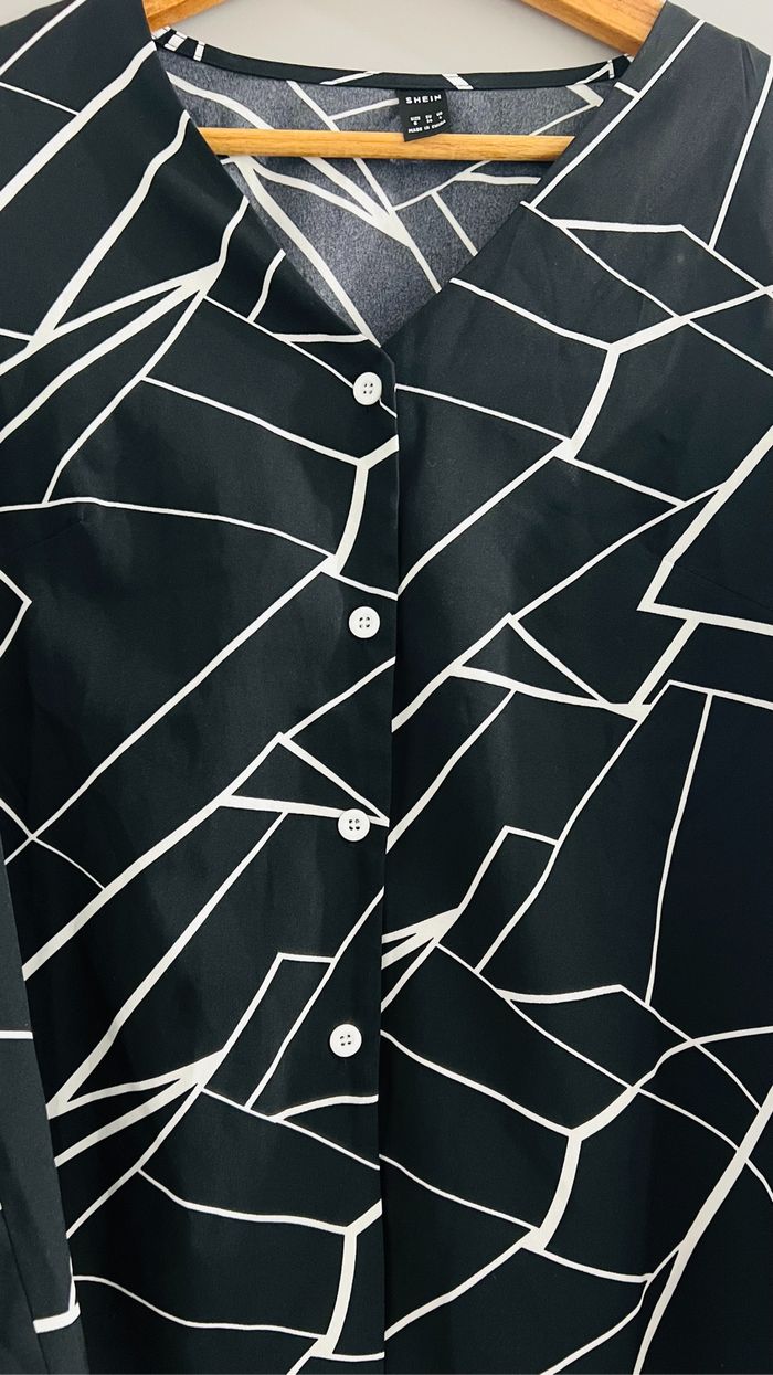 Blouse tunique chemise col V femme Taille 36 Shein noir/blanc - photo numéro 2