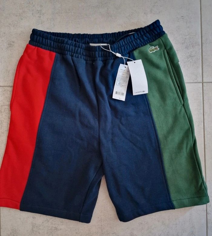 Short Lacoste taille 4 Neuf - photo numéro 2