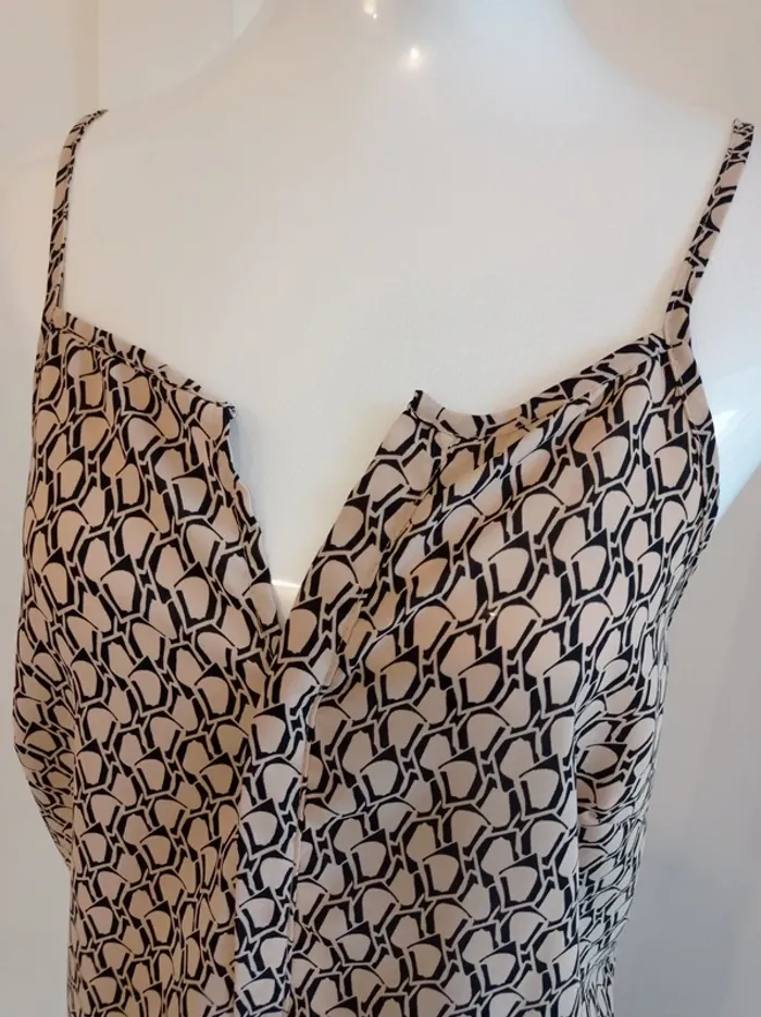 Robe beige taupe et motif fantaisie noir fines bretelles T38/40 - photo numéro 2