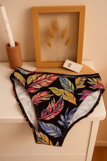 🖤 Bas de maillot de bain noir à fleurs – Neuf avec étiquette – T48 🖤