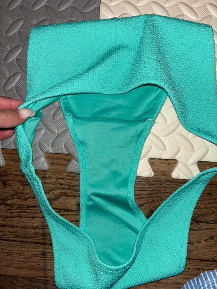 Lot / ensemble Maillot de bain 2 pièce bleu/vert texturé, corbeille - photo numéro 4