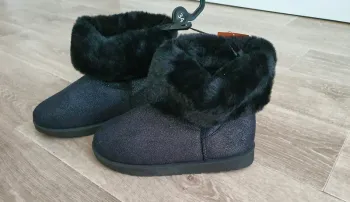 Bottines noires fourrées taille 34 - neuves