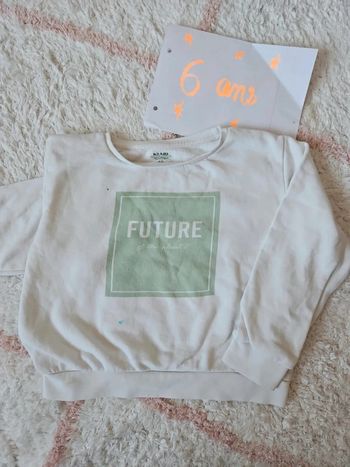 Sweat fille taille 6 ans marque kiabi blanc
