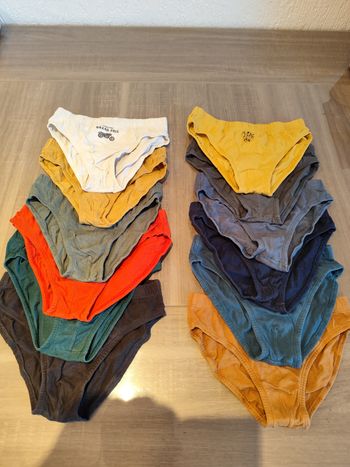 Lot de 12 culottes 8/10ans