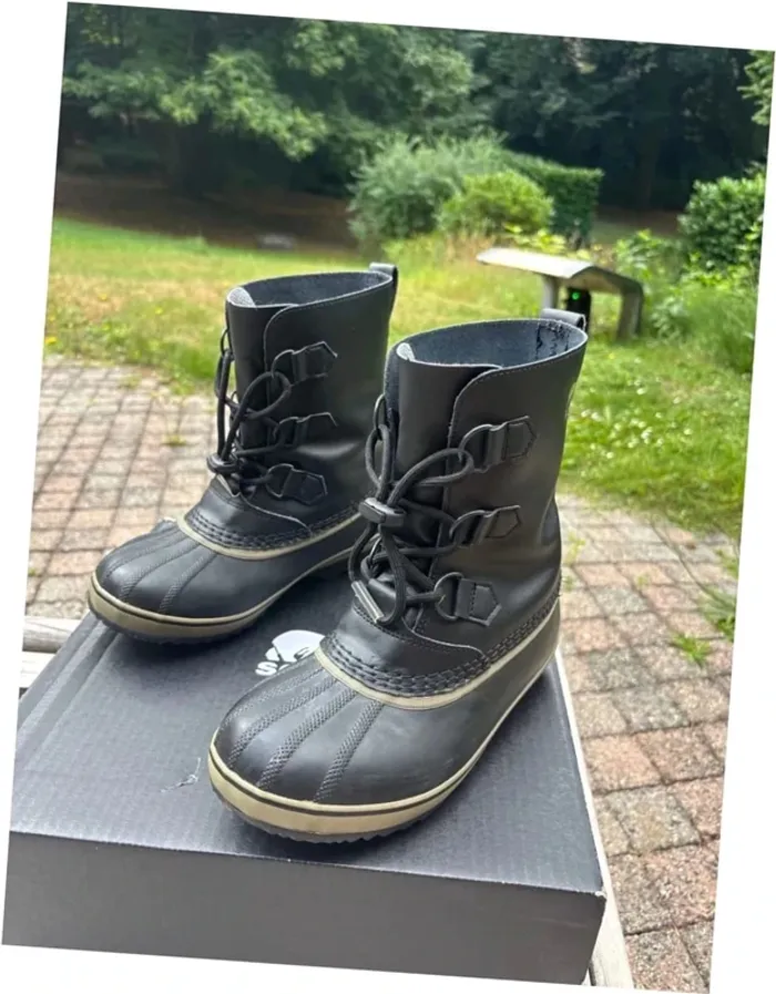 Bottes Sorel Enfant - Taille 36 - Parfaites pour l'Hiver et la Neige ! - photo numéro 2