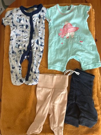 Vêtements 1mois 