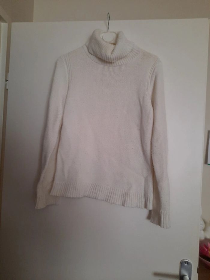Pull col roulé