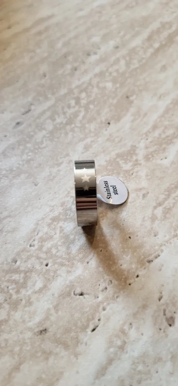 Bague inox étoiles - Acier inoxydable – Taille 21 - Argent - Neuf sans étiquette - photo numéro 2