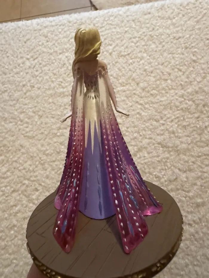 Statue reine des neiges Disney - photo numéro 5