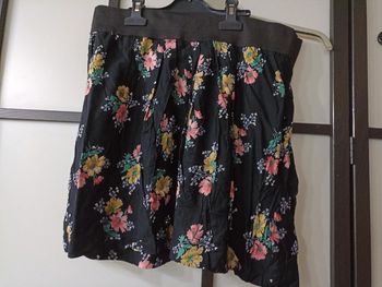 Jupe fleurs taille 46 48