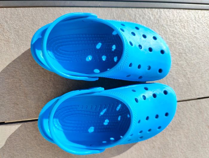 Crocs Chico bleu taille 26 en TBE - photo numéro 4