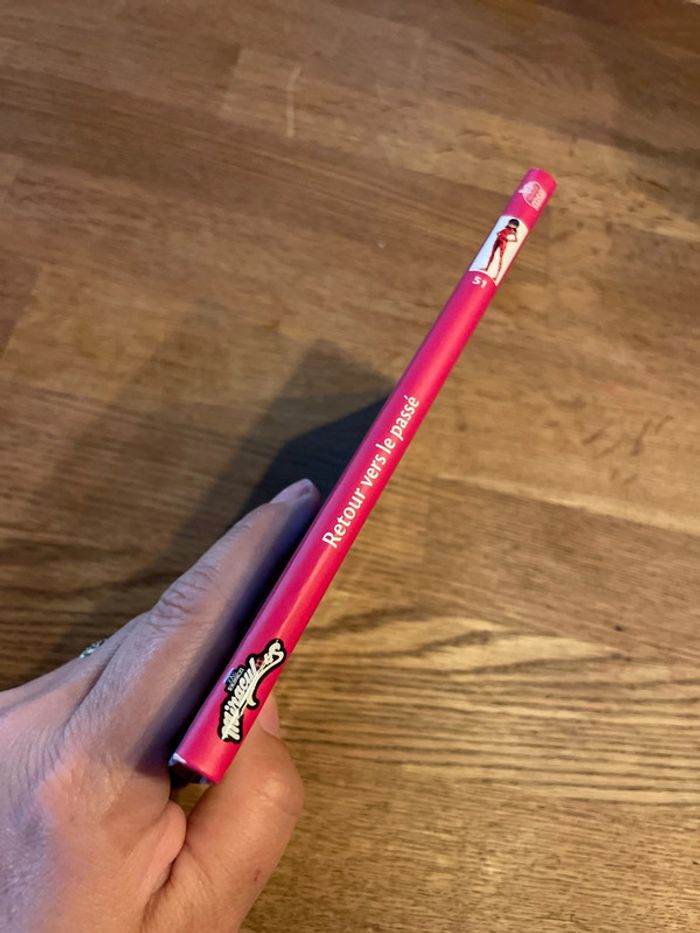 Livre La bibliothèque Rose Miraculous Retour vers le passé Numéro 51 - photo numéro 2