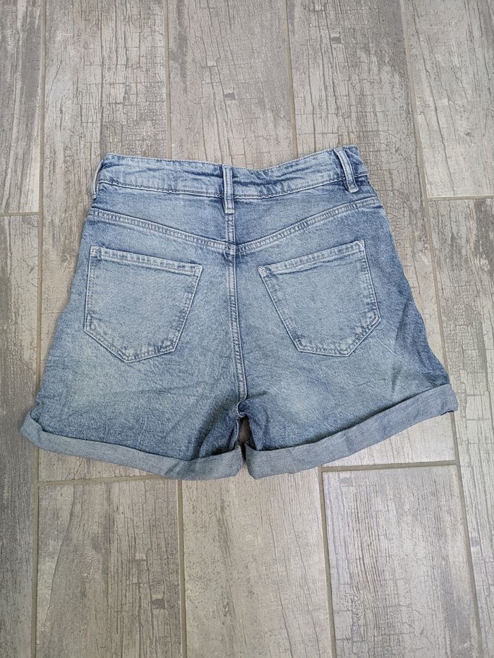 Short en jean . - photo numéro 2