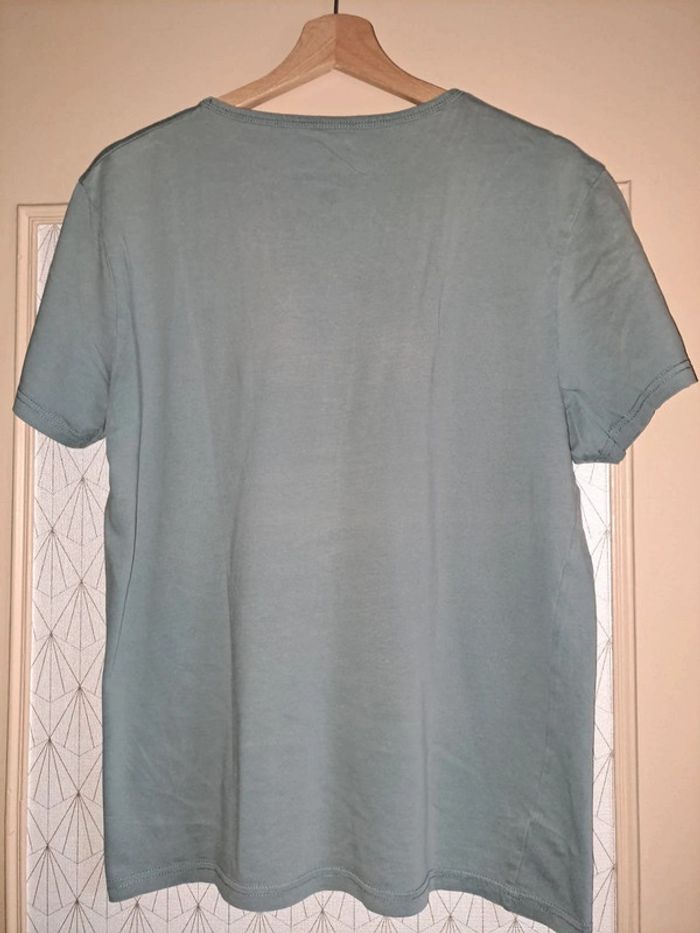 Lot de 3 T-shirts homme L avec qqs défauts voir photo et légère décoloration de pliage - photo numéro 6
