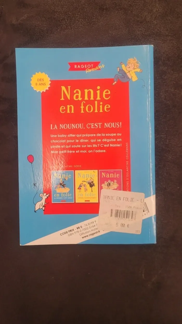 Livre "Nanie en folie: la nounou, c'est nous" - photo numéro 2