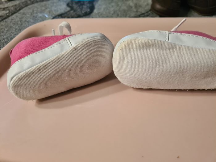 Chaussures. Bébé. 10.5 cm. Fushia. Neuve - photo numéro 4