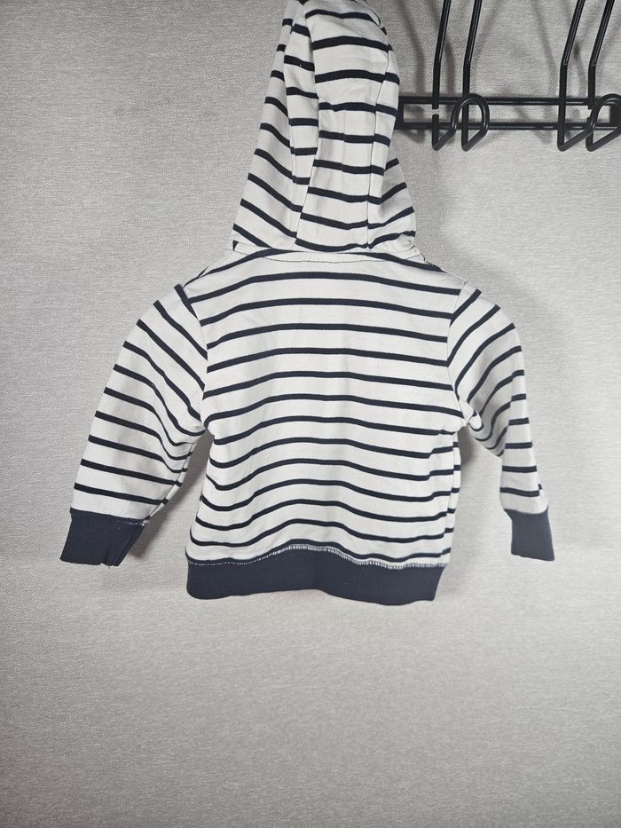 Gilet a capuche  9 mois - photo numéro 6