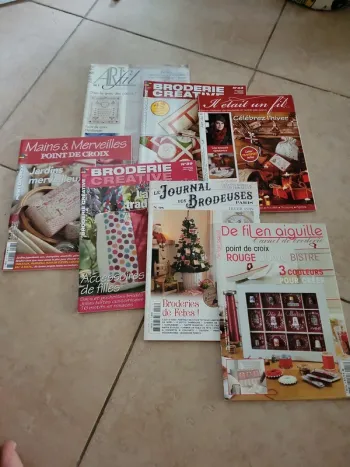Lot de 7 revues de broderie
