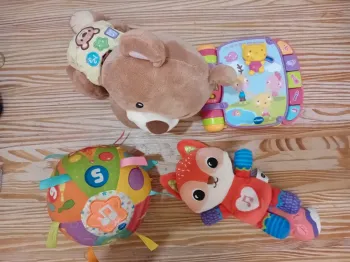 Lot de jouets d'éveil sons et lumières Vtech
