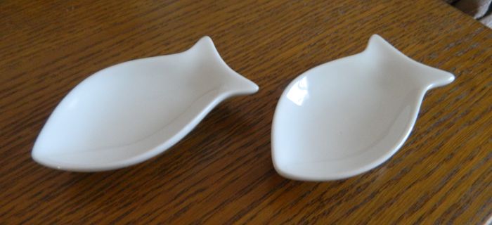 Lot de 2 coupelles forme poisson en porcelaine blanche