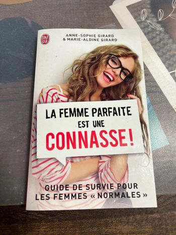 Livre la femme parfait est une connasse