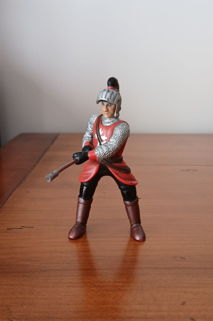 Figurine Chevalier Moyen-âge *8 cm *marque Simba.