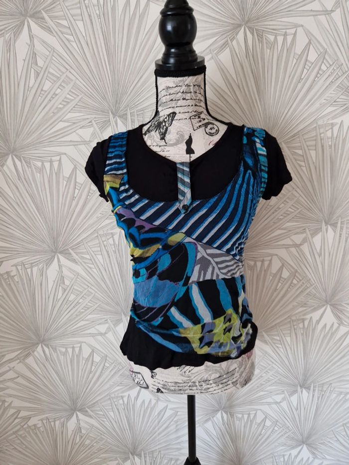 Joli tee-shirt manches courtes original taille 40