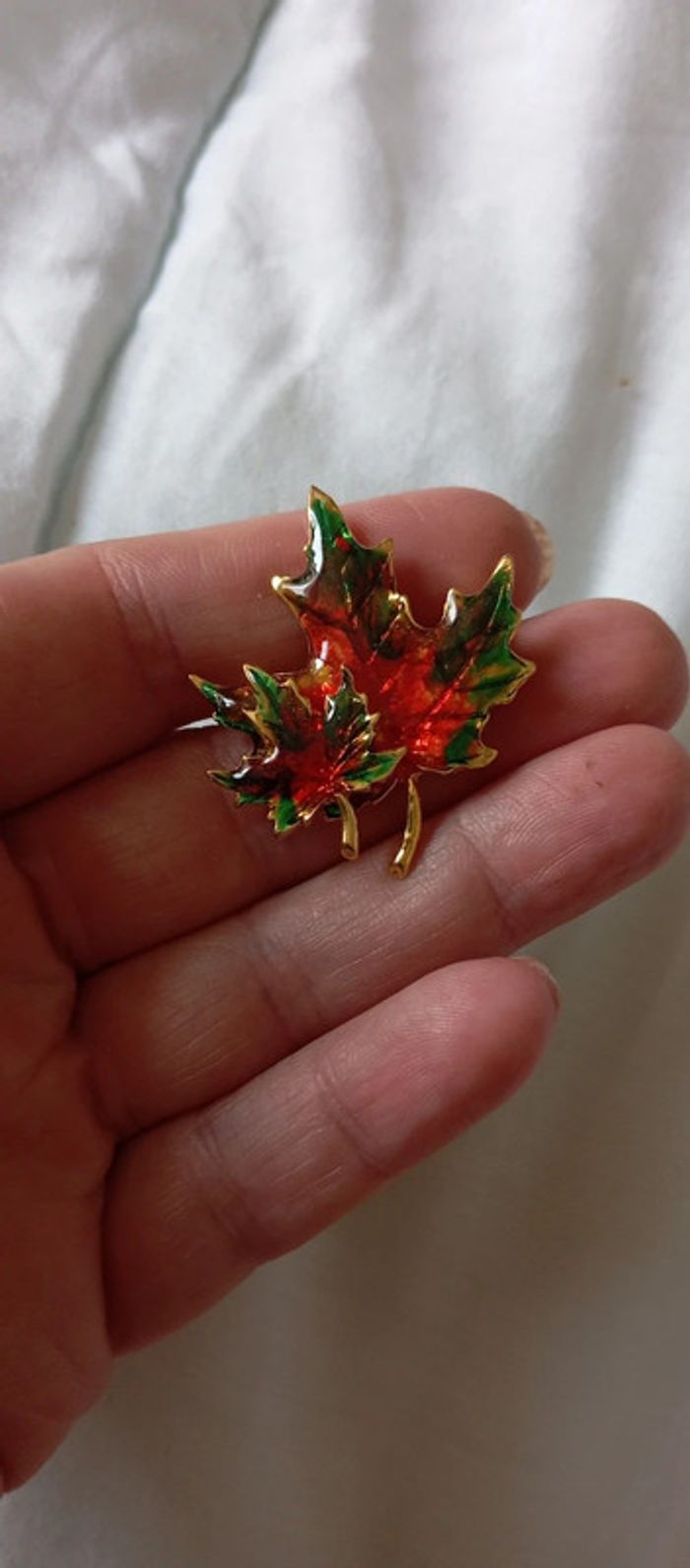 Jolie broche feuille - photo numéro 2