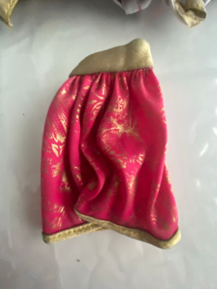 Lot Vêtements Poupée Barbie / Disney – Jupe & Surjupe Rose & Or - photo numéro 3