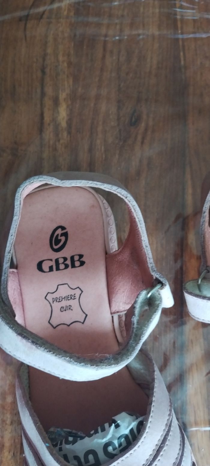 Paire de nu-pieds taille 38 - photo numéro 2