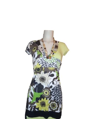 Tunique verte à fleurs taille M