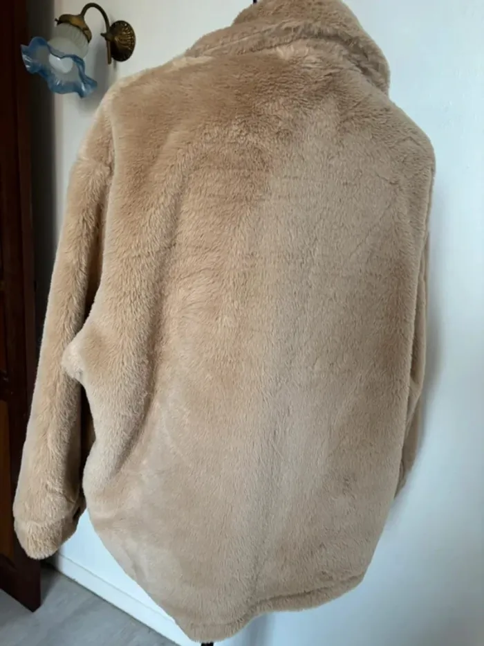 Veste en fausse fourrure beige S/M - photo numéro 5