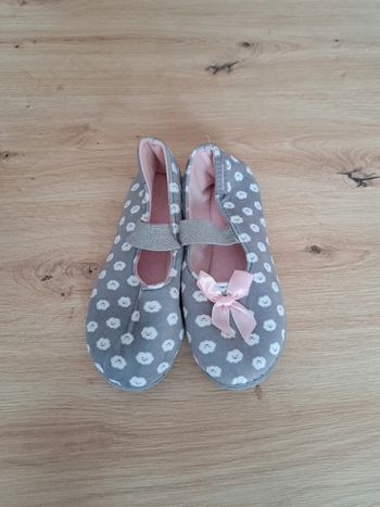 Chaussons isotoner taille 33