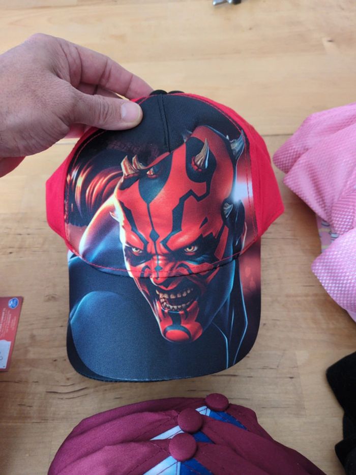 Lot de 43 casquettes enfants licence - photo numéro 4