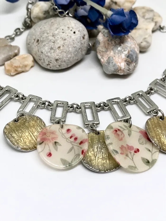 Collier argenté original avec pampilles fleuries - photo numéro 2