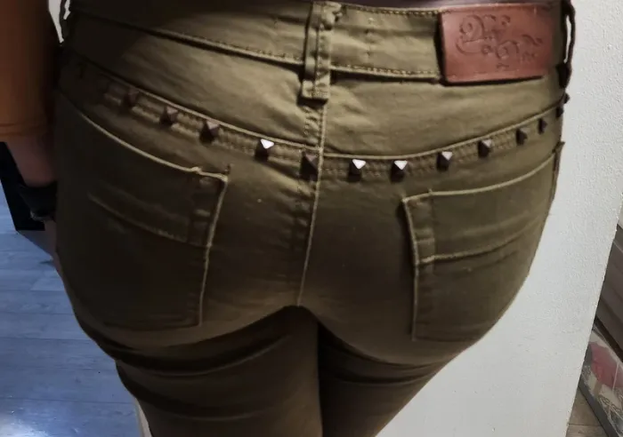 Pantalon slim kaki taille 40 à clous bronze - photo numéro 2